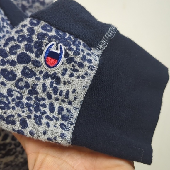 Y2kChampion So Soft Knit Blue Animal Print Loungewear Crop - Picture 3 of 9